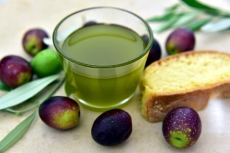 Olio di oliva: novità su panel di assaggiatori professionali e corsi di formazione